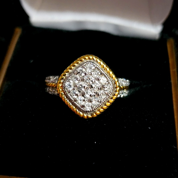 925 Sterling Silver Diamond Ring - Picture 2 of 10